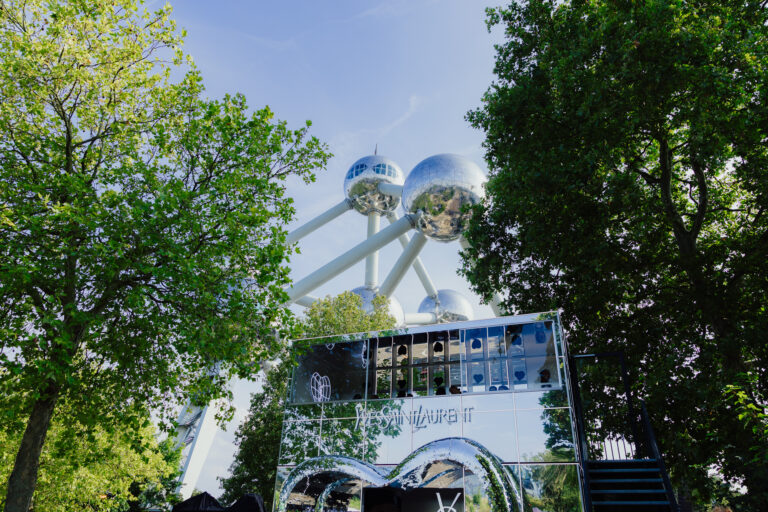 Latest Event Agency Projects in Belgium | Simply Better : YSL Beauté Beauty Light Club – Hangar Festival